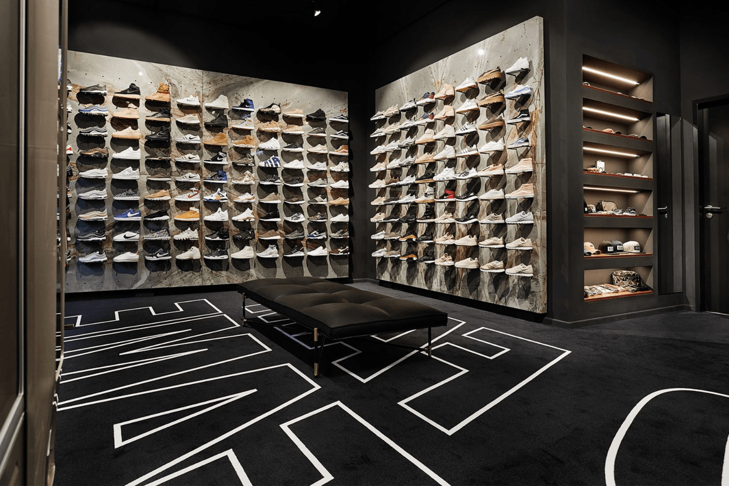 Sneaker City Shopping Guide: Die 10 besten Sneaker Stores in Hamburg