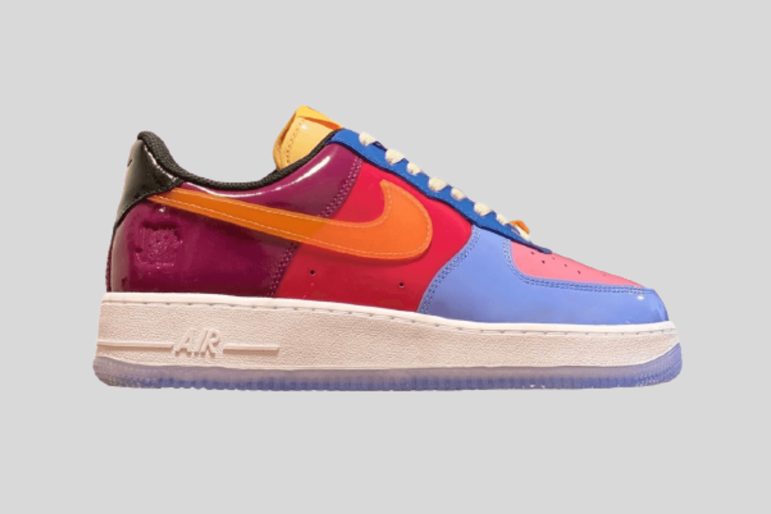 Alles zum UNDEFEATED x Nike Air Force 1 Low 'Multi-Patent'