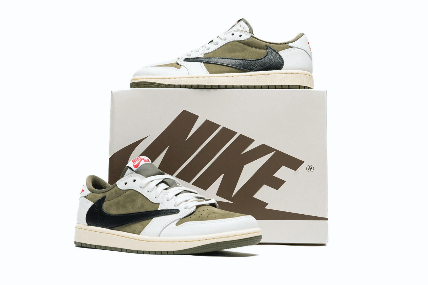 Travis Scott x Nike SB Dunk Low | Sneakerjagers
