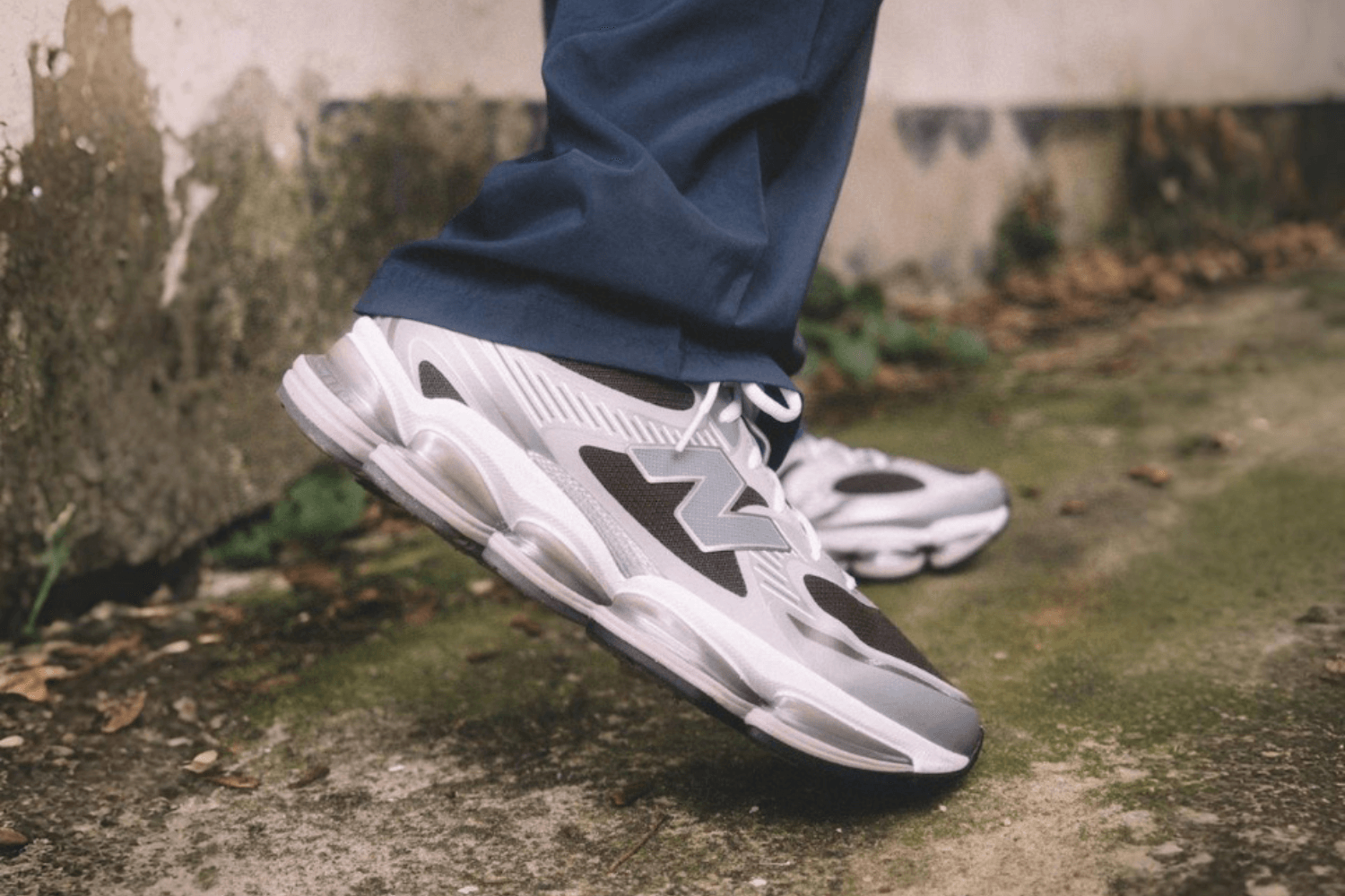 Sneakerjagers presents: The New Balance ABZORB 2000