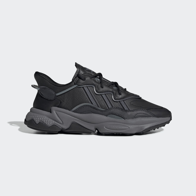 adidas OZWEEGO EE7004