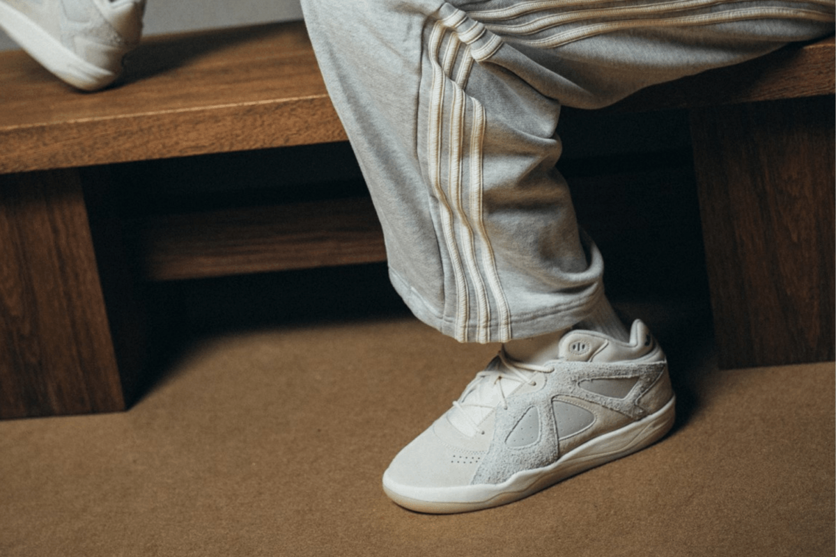 Bad Bunny onthult zijn signature BADBO 1.0 sneaker tijdens Super Bowl LIX