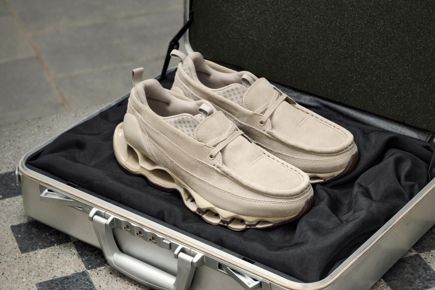 The Mizuno Wave Prophecy Moc Suede Is a Blend of Technology and
