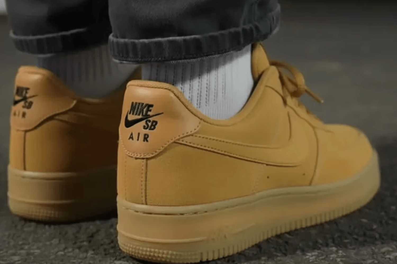 First Images of the Nike SB Air Force 1 'Flax'