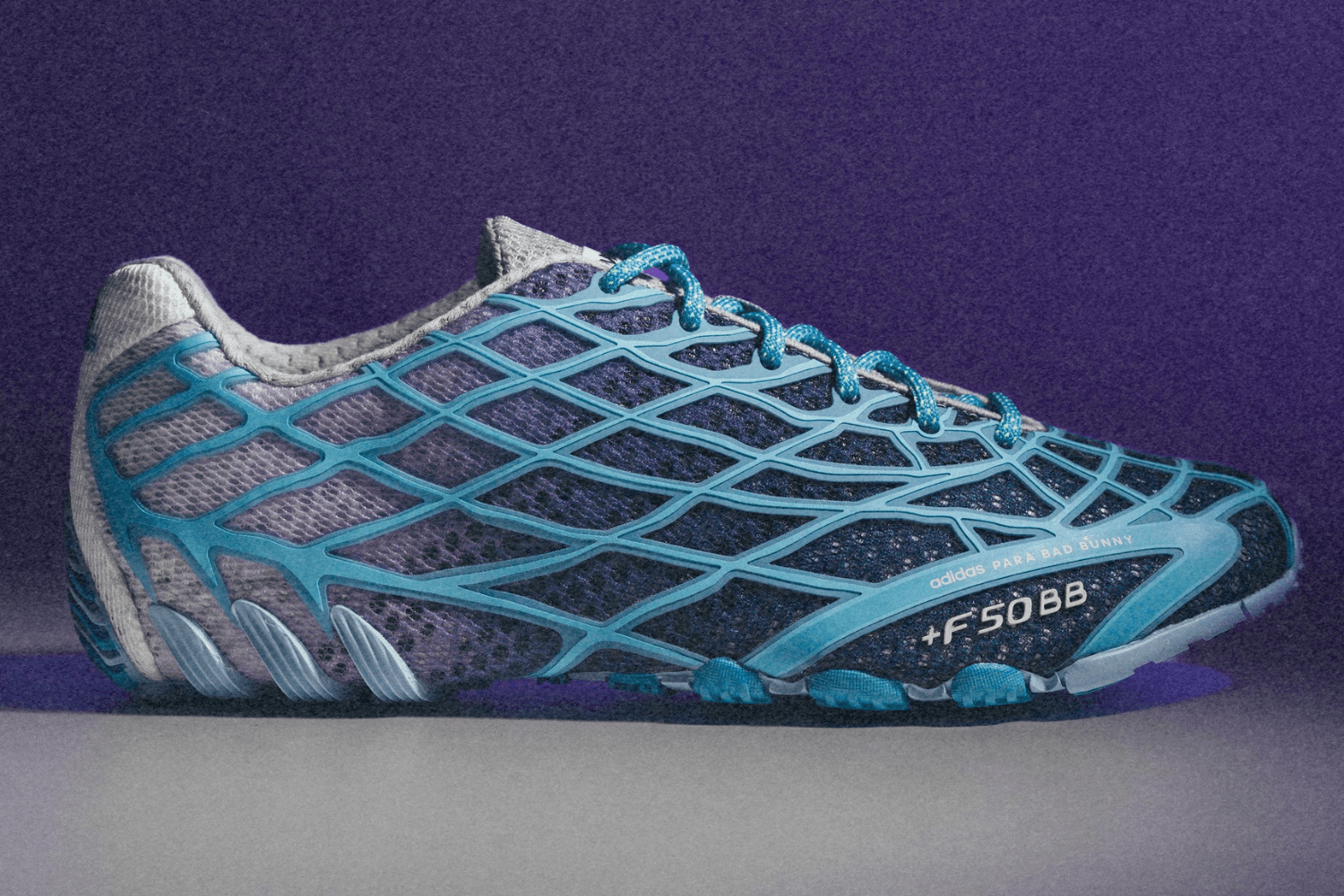 Voetbalcore op z'n best: de nieuwe Bad Bunny x adidas F50 komt eraan