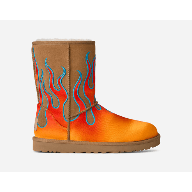 UGG® Jeremy Scott Classic Short Brown 1182671-CHE