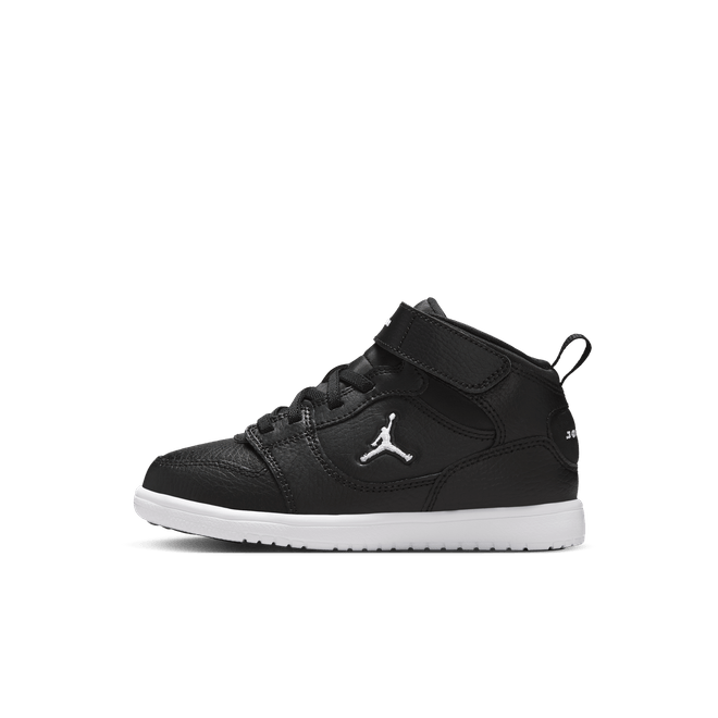 Jordan Court Connect Mid IQ7700-003
