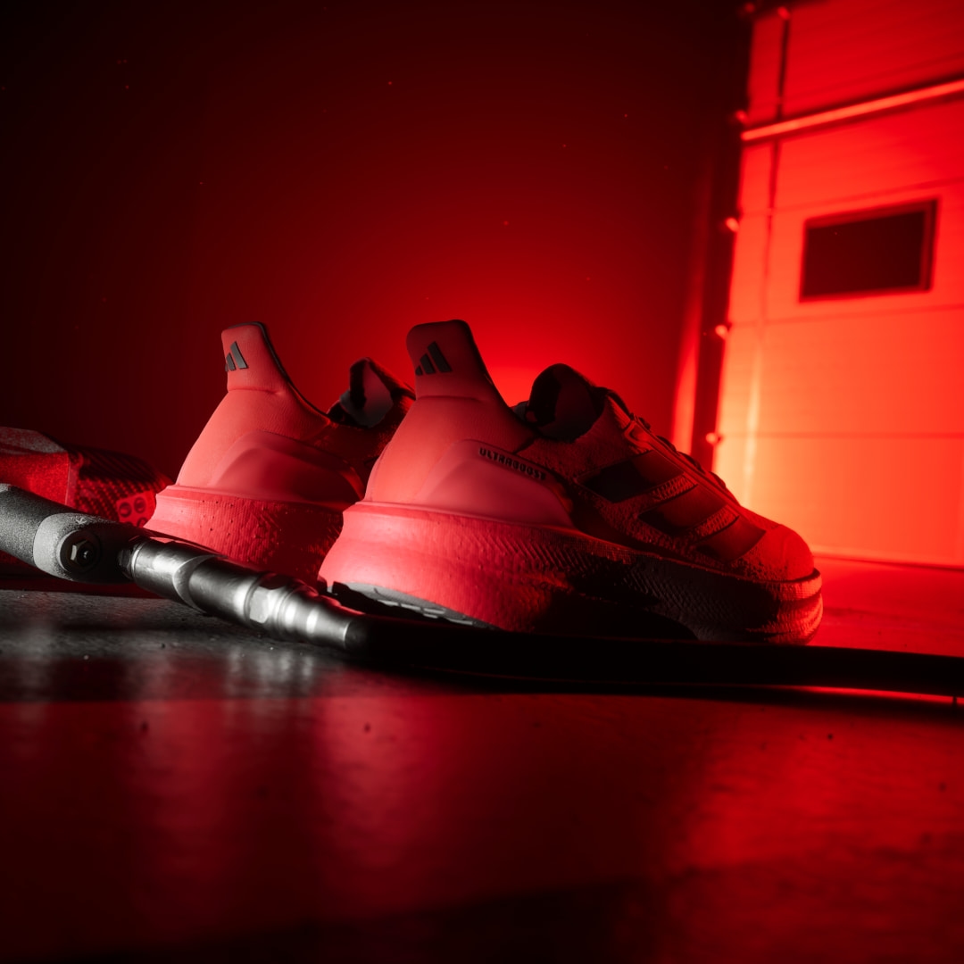 adidas ULTRABOOST 5 AUDI REVOLUT F1 TEAM KJ3672