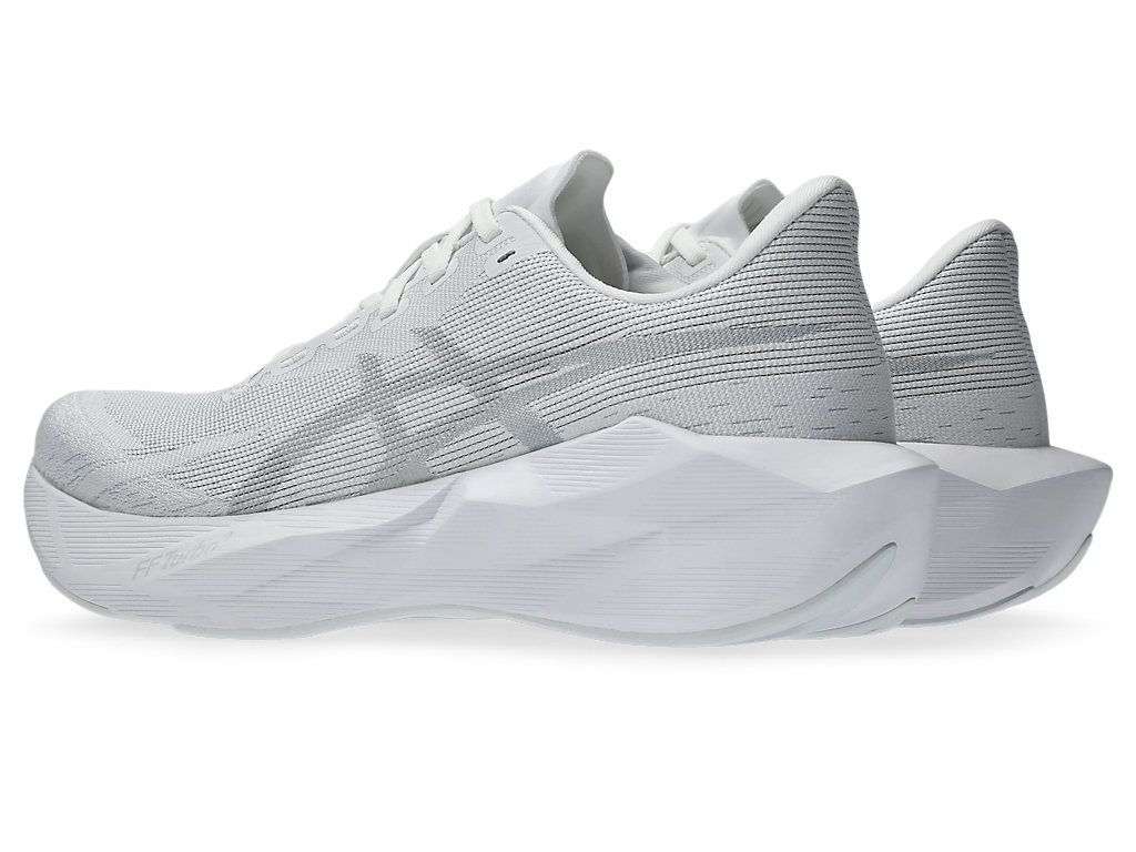 ASICS Novablast 6 White 1011C243-100