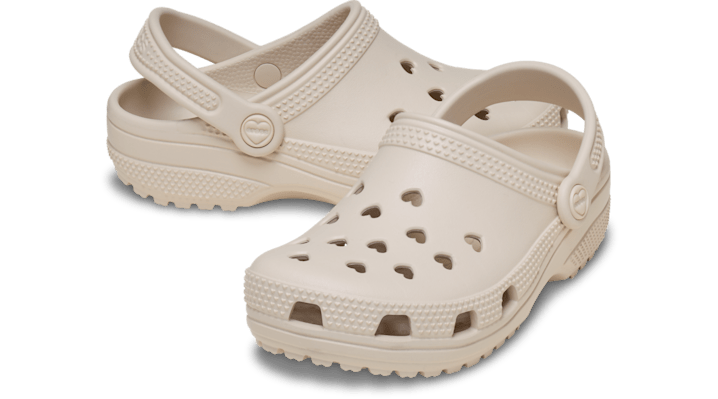 Crocs Classic Hearts Cut Out Clogs Kinder Frappé 214206-2MC