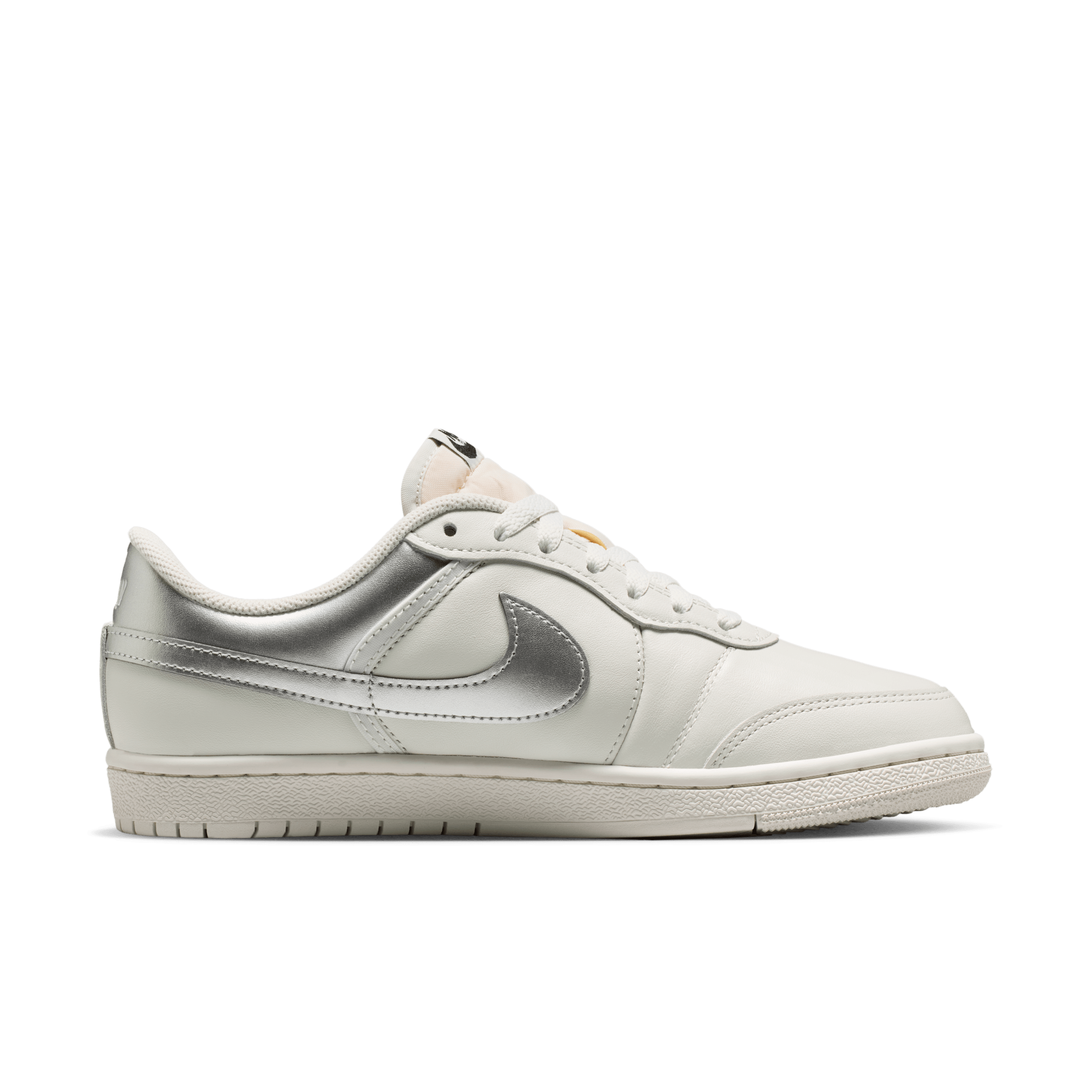 Air Jordan Skyline Low IQ6586-101