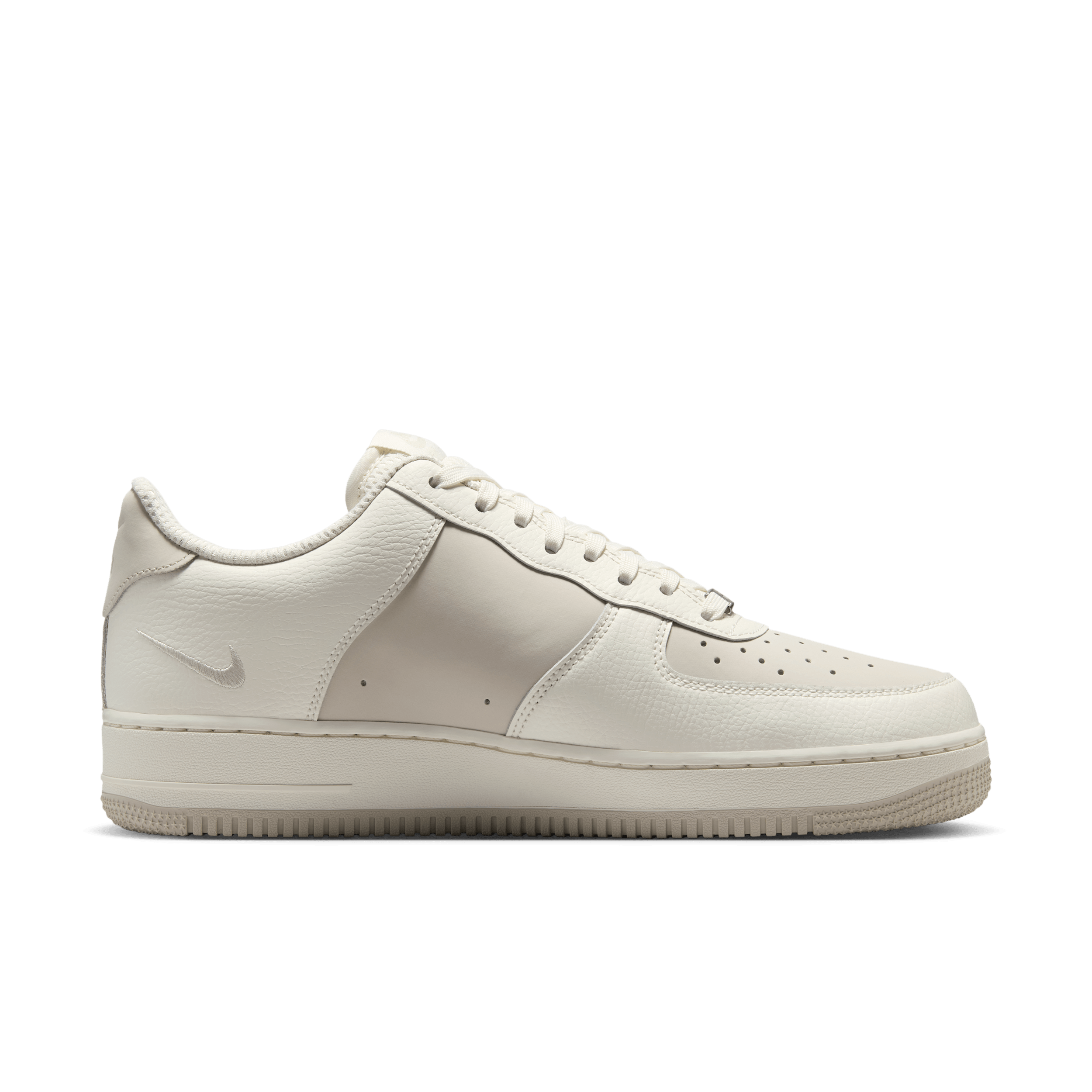 Nike Air Force 1 '07 LV8 IR1475-133