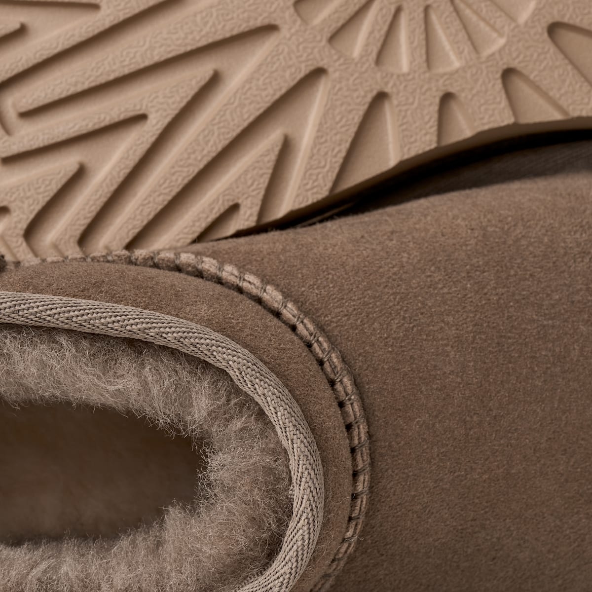 UGG® Classic Ultra Mini Boot Women 1116109-DDRG