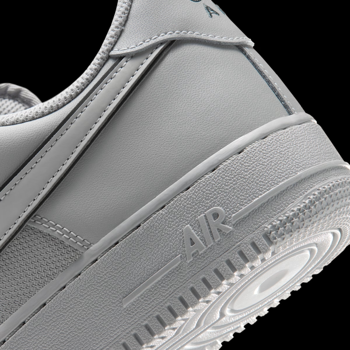 Nike Air Force 1 '07 LV8 IV3415-001