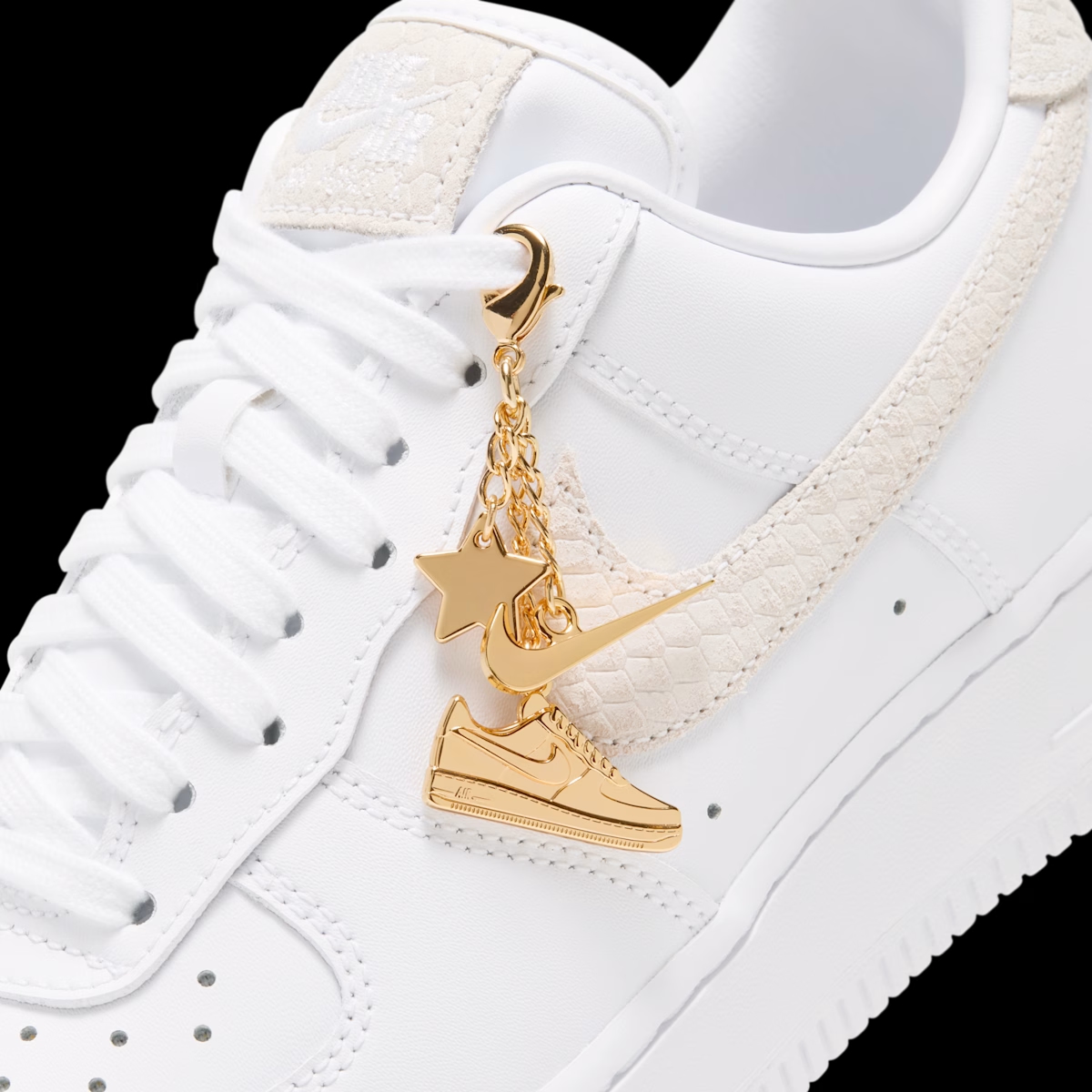 Nike Air Force 1 '07 'Metallic Gold' - Swoosh Chain IZ8908-100