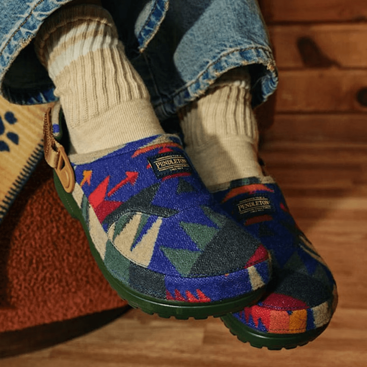 Pendleton x Crocs Classic Crafted Clog afgebeeld