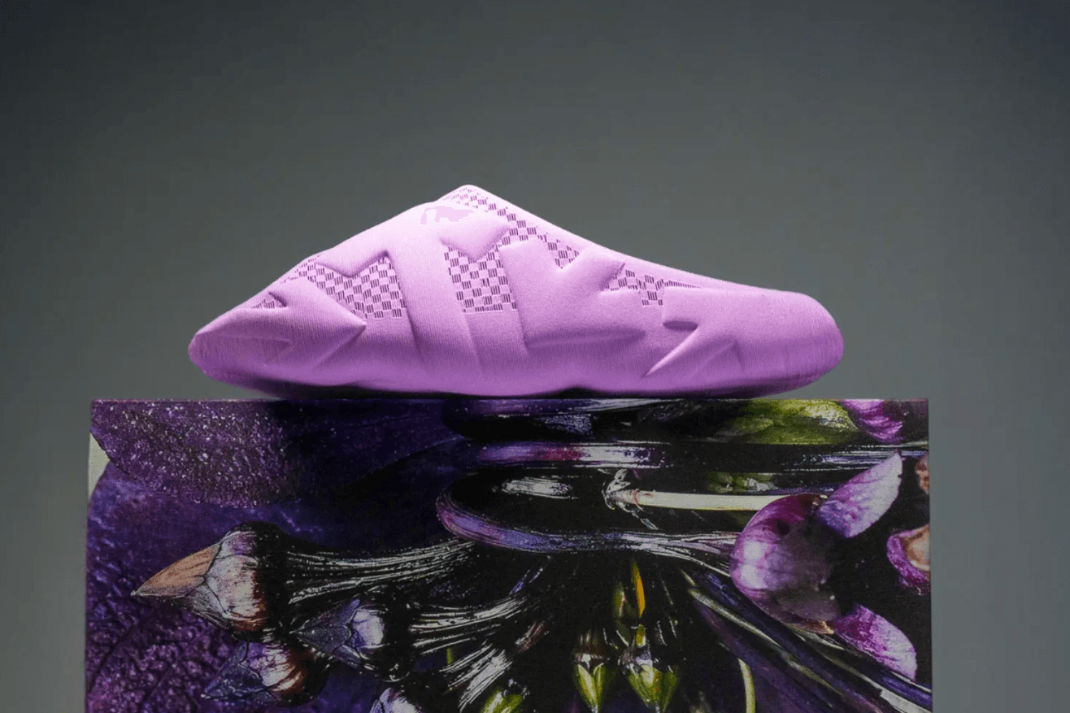 Off-White and Zellerfeld 3D-Print the Arrows Teaser Slide