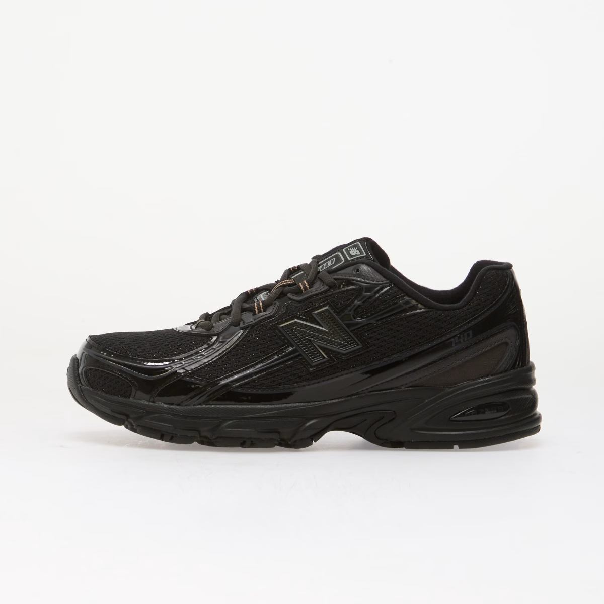 New Balance 740 Black U7402NM