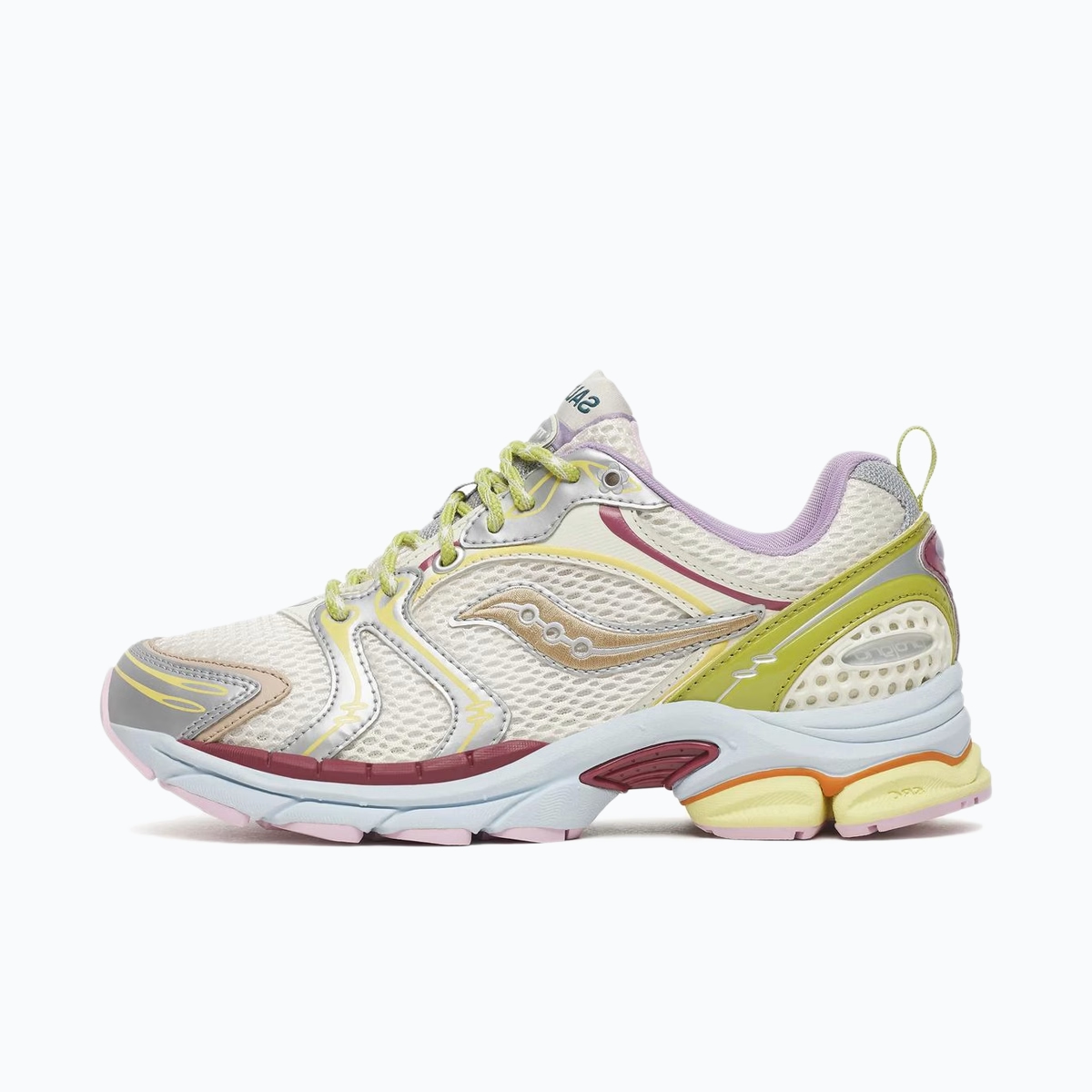 Evelynn World X Saucony ProGrid Triumph 4 'Mom Shoe' S102153-1001