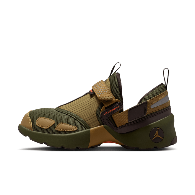 Jordan Trunner LX IO4190-300
