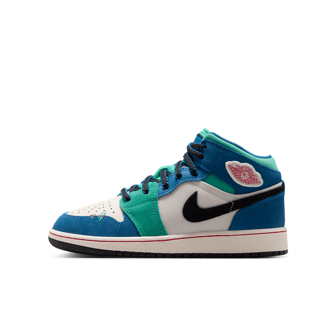 Nike Air Jordan 1 Mid SE Older Kids' IO2065-100