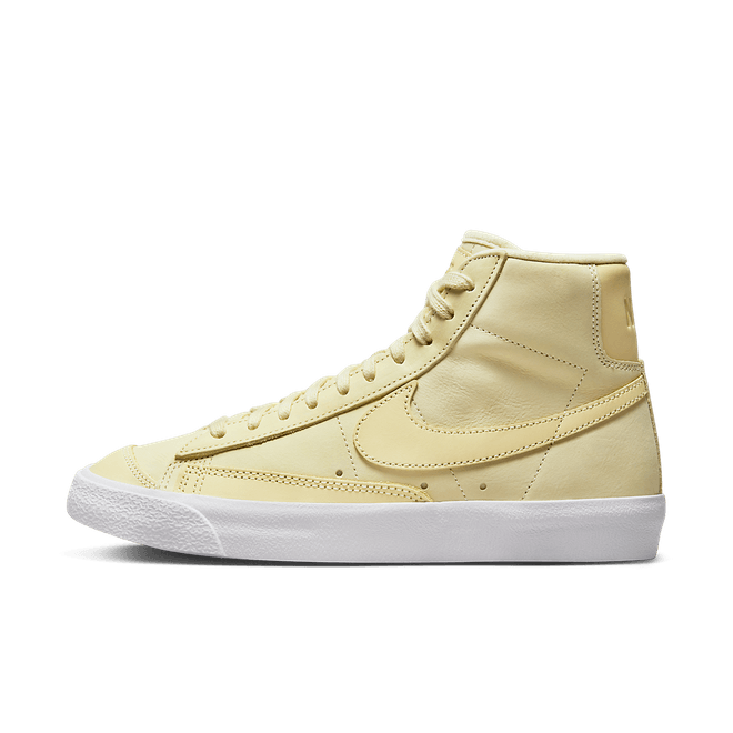 Nike Blazer Mid Premium DQ7572-700