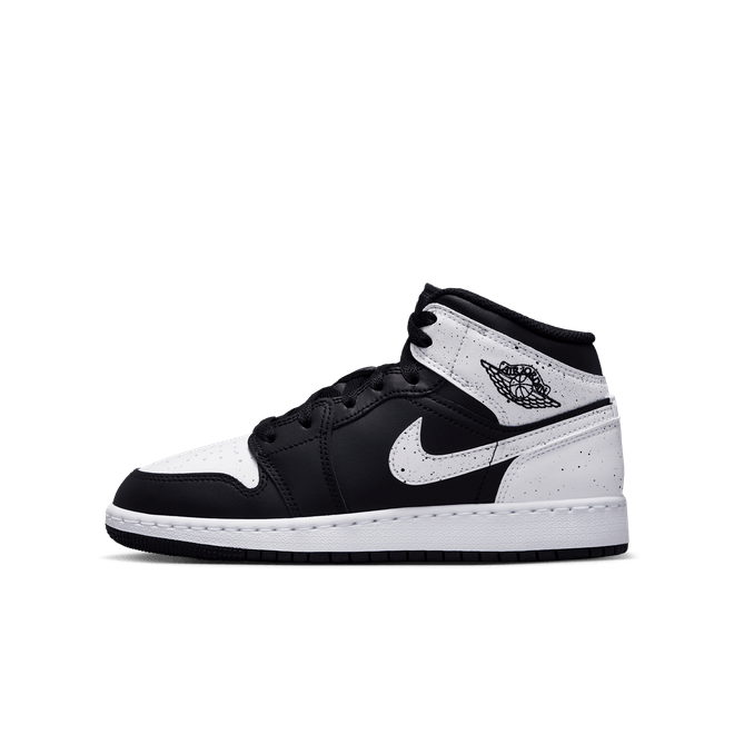 Nike Air Jordan 1 Mid Older Kids' IX3526-010