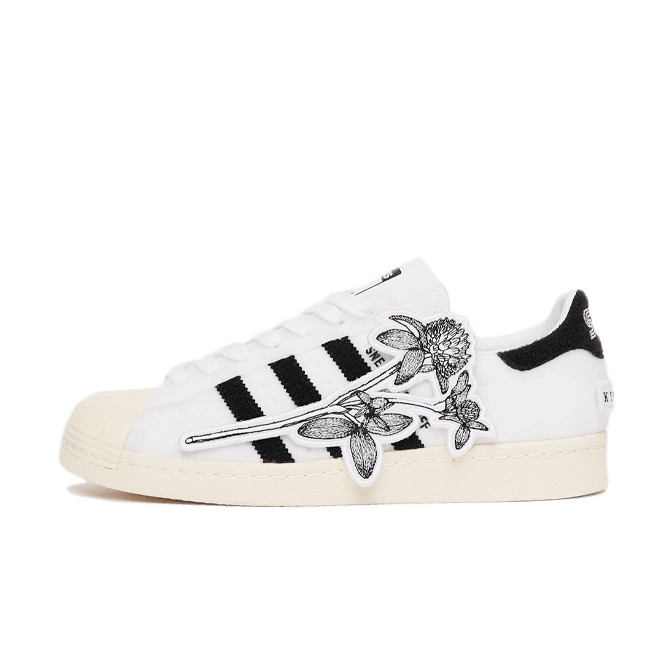 Sneakersnstuff X adidas Superstar 'Kinenbi' FY0642