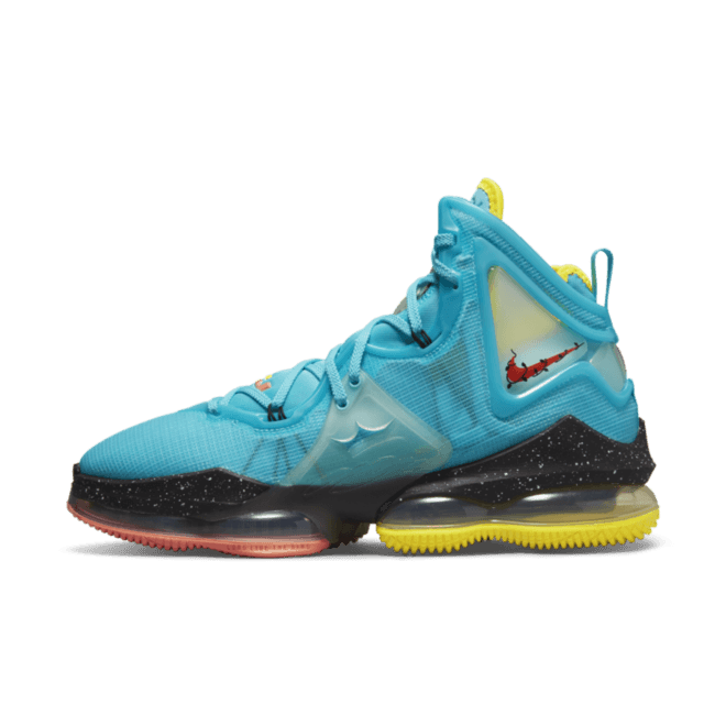 Nike LeBron 19 'Christmas' DC9338-400