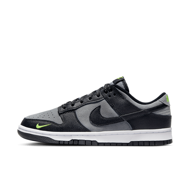 Nike Dunk Low 'Green Strike' FQ2205-001
