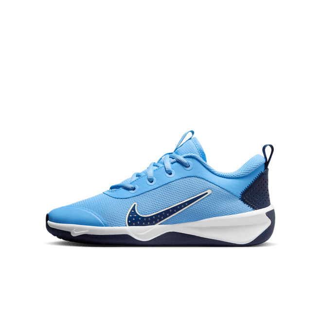 Nike Omni Multi-Court Older Kids' Indoor Court DM9027-405