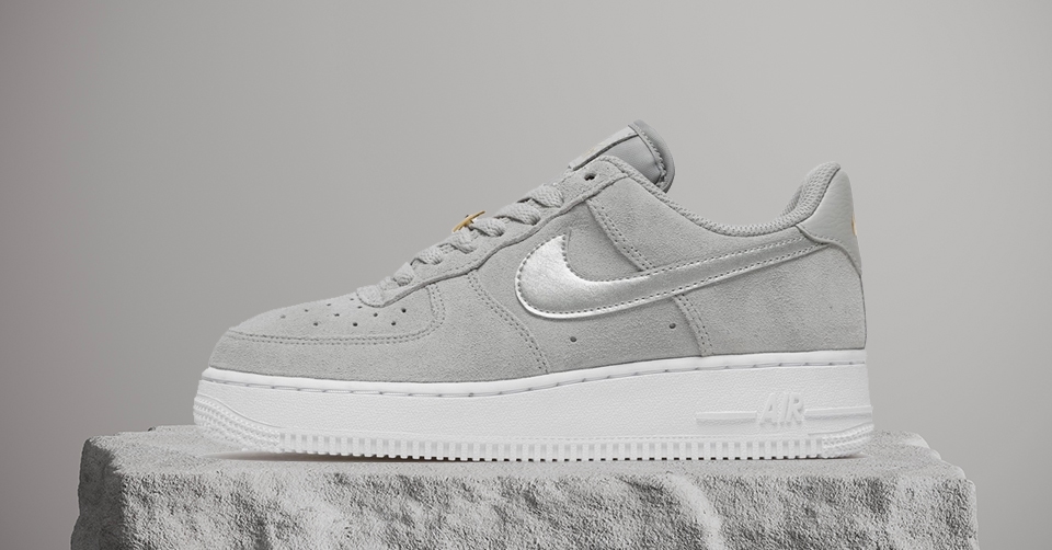De populaire Nike Air Force 1 '07 'Grey Suede' is weer in stock