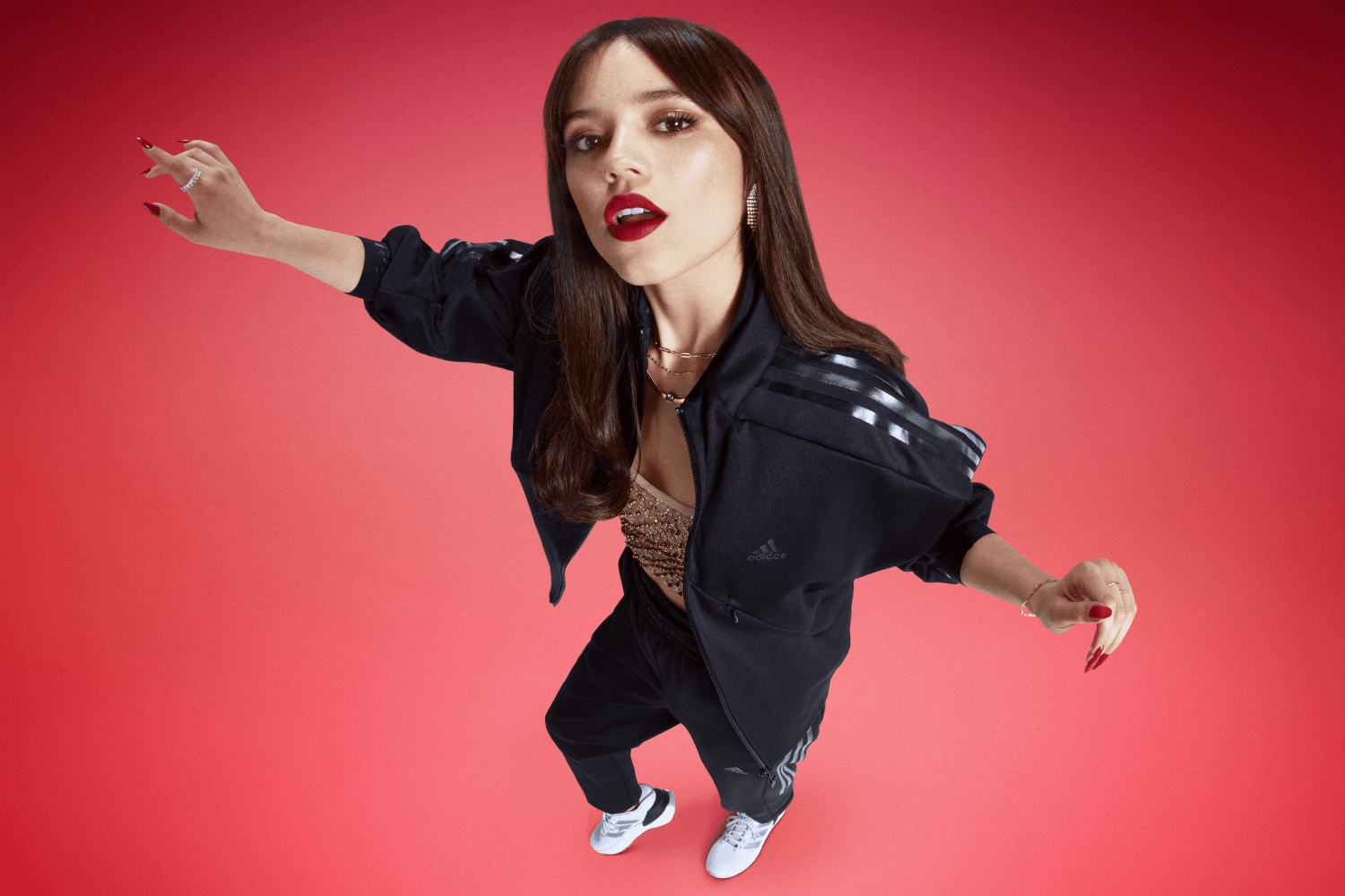 adidas en Jenna Ortega introduceren een nieuw sportswear label