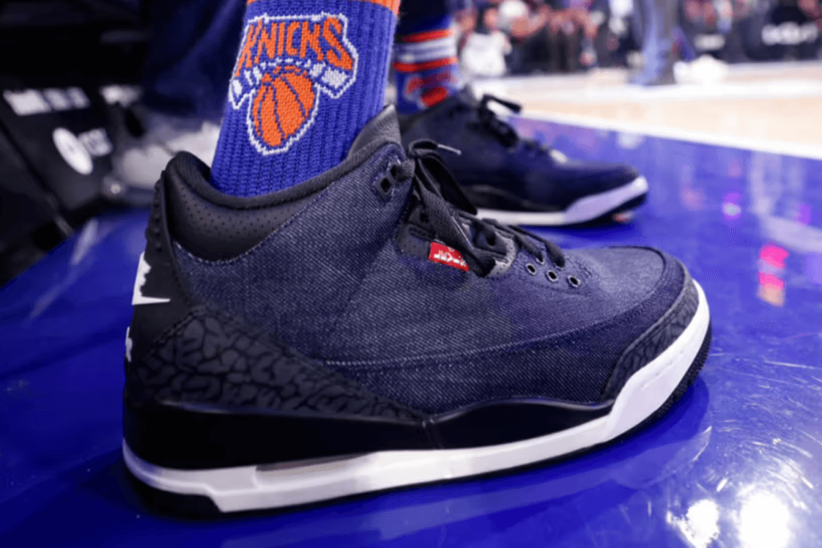 Spike Lee gespot in de Levi's x Air Jordan 3 'Denim'