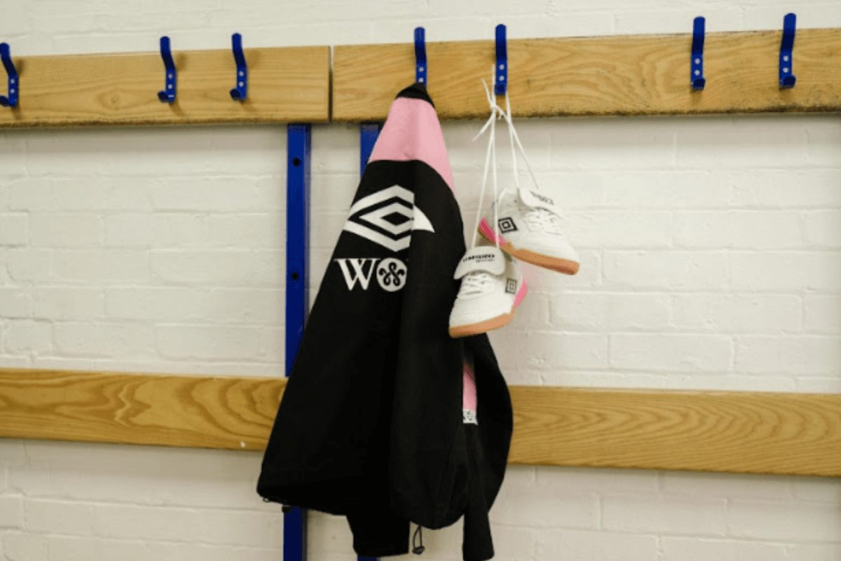 Out now: Umbro en WOEI vieren de pure voetbalcultuur met nieuwe collectie 