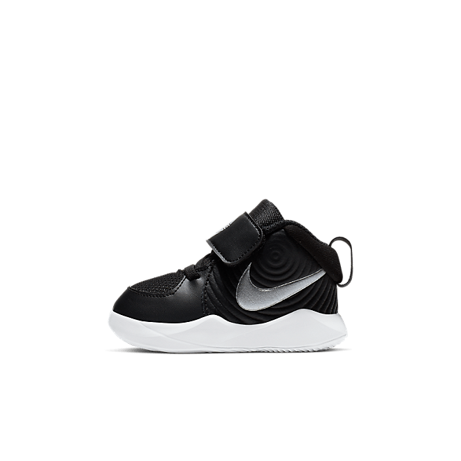 Nike Team Hustle D 9 AQ4226-001