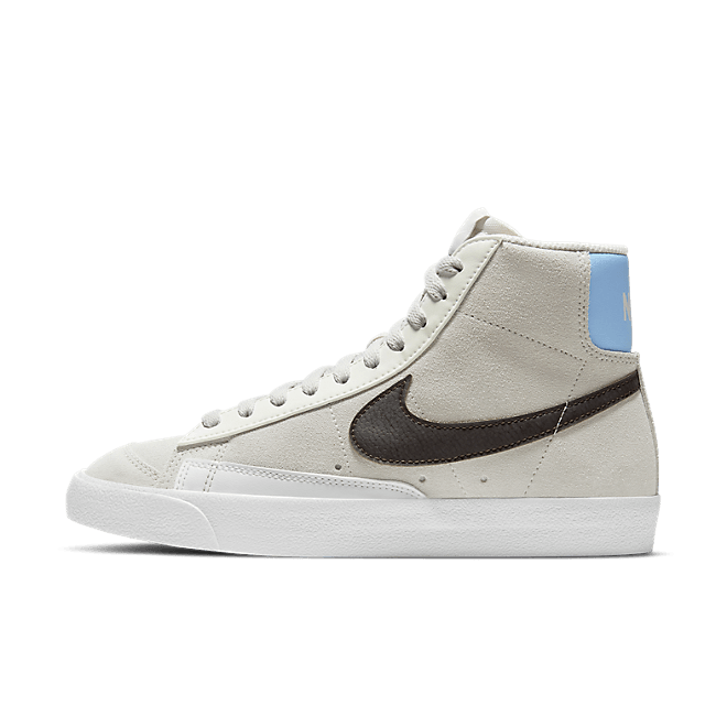 Nike Blazer Mid 77 "Light Bone" DH3862-001