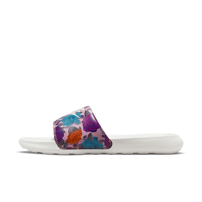 Nike Victori One CN9676-600