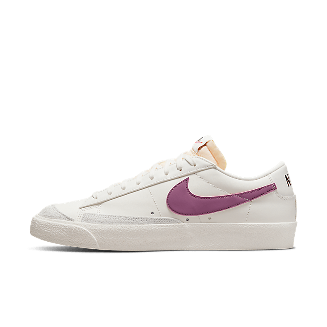 Nike Blazer Low 77 Vintage Sail Light Bordeaux Vivid Sulfur DA6364-106