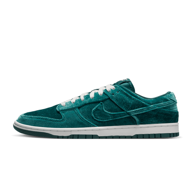 Nike Dunk Low Green Velvet DZ5224-300