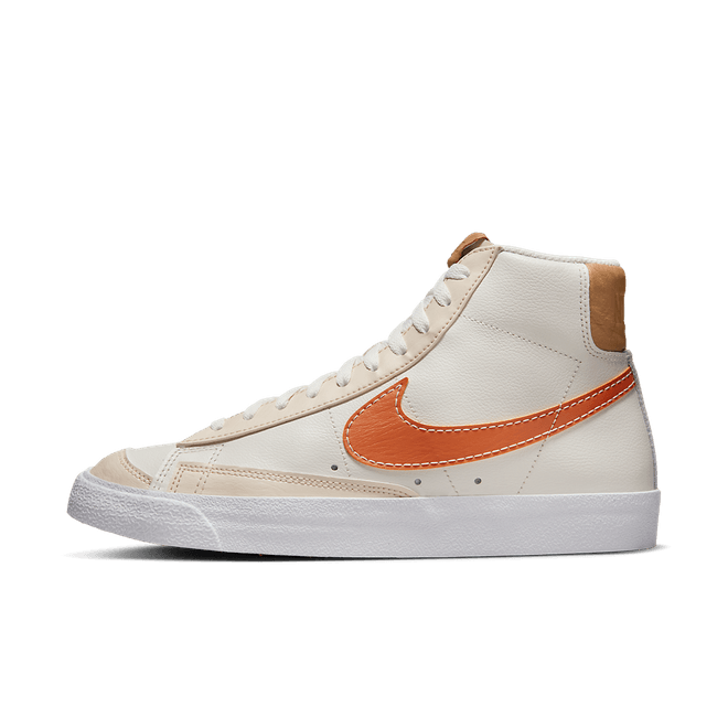 Nike Blazer Mid '77 Emb DQ7674-001