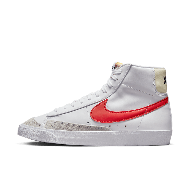 Nike Blazer Mid 77 Vintage White Picante Red Coconut Milk BQ6806-122