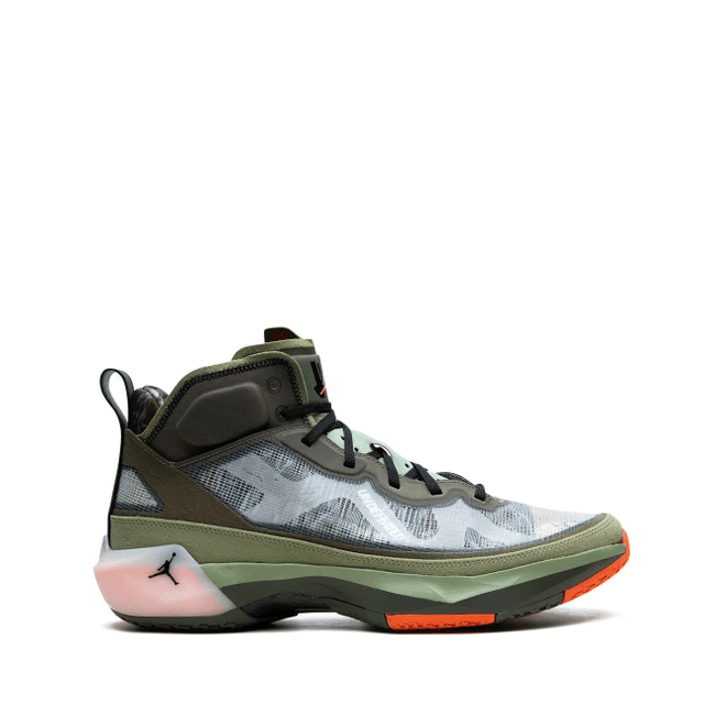 Jordan x Undefeated Air Jordan 37 DV6255