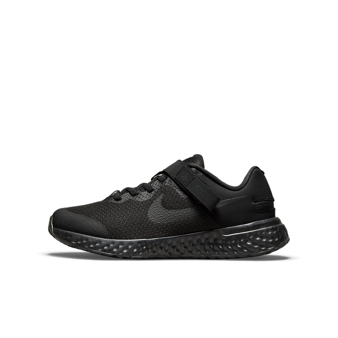 Nike Revolution 6 FlyEase 4E GS 'Black Dark Smoke Grey' DO5065-001