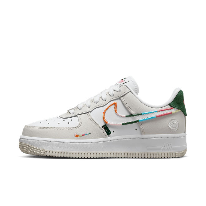 Nike Wmns Air Force 1 '07 SE 'All Petals United' FN8924-111