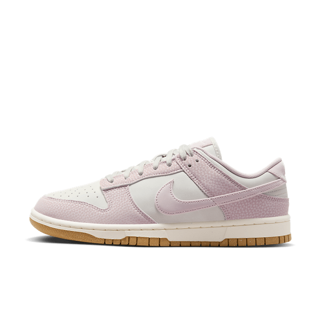 Nike Dunk Low WMNS 'Platinum Violet' - Next Nature FN6345-001