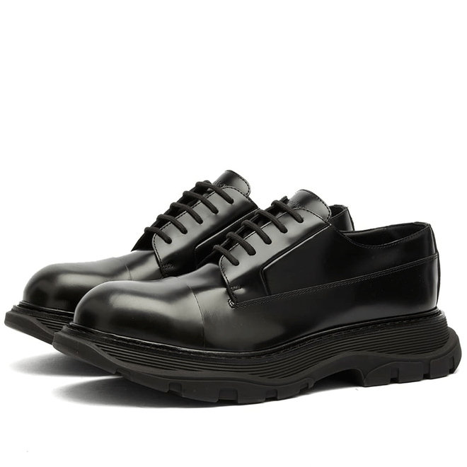Alexander McQueen Tread Derby Shoe in Black 782442-WIF52-1000