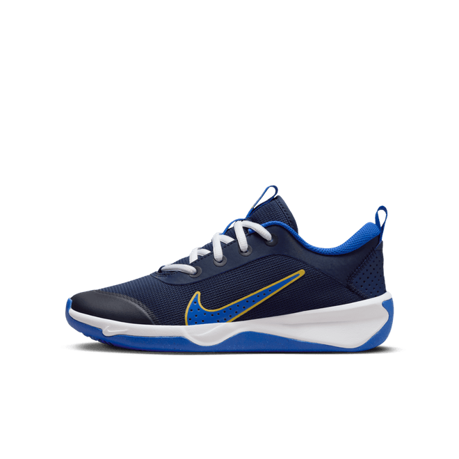 Nike Omni Multi-Court Older Kids' Indoor Court DM9027-404