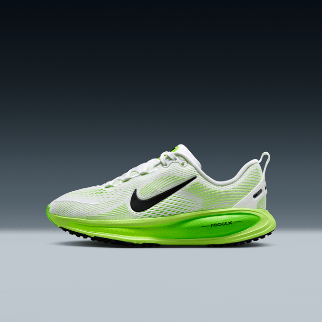 Nike Vomero 18 Big Kids' Road HQ2157-101
