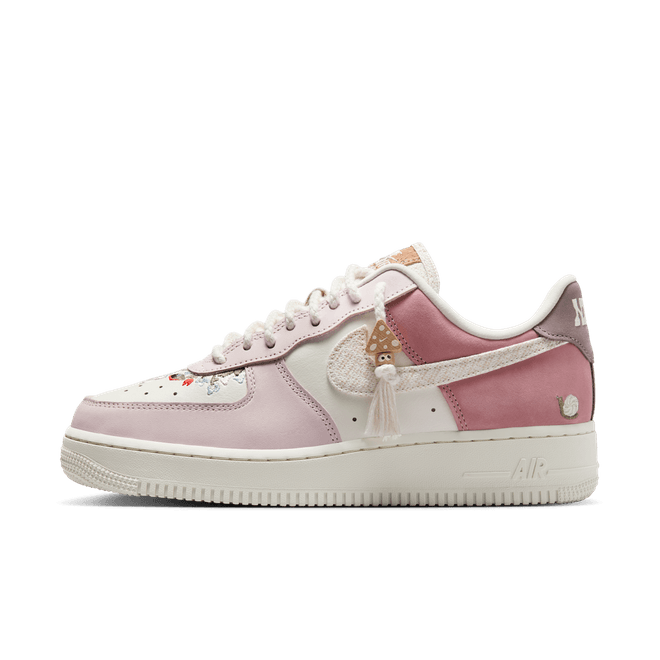 Nike Air Force 1 '07 LX IB8874-111